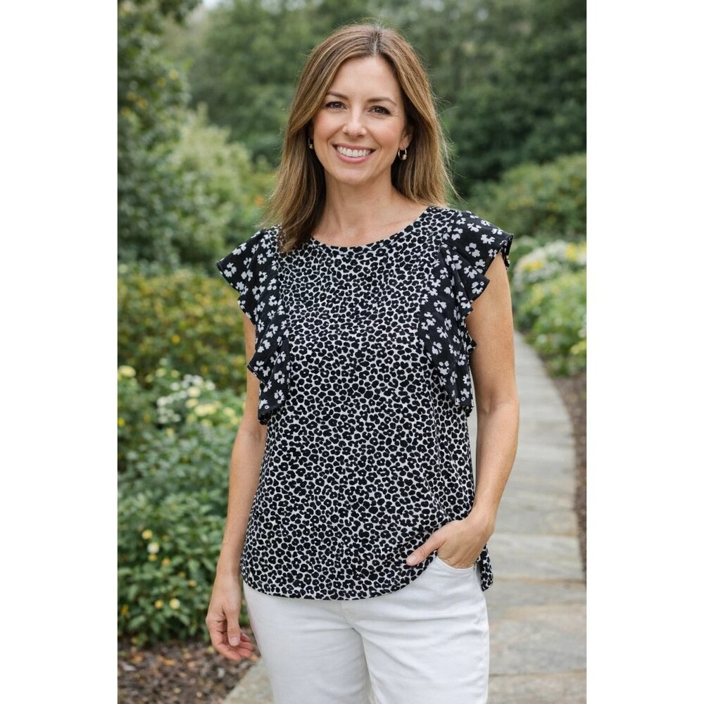 Michael by Michael  Kors Flutter Sleeve Petal print  Blouse Top size Medium